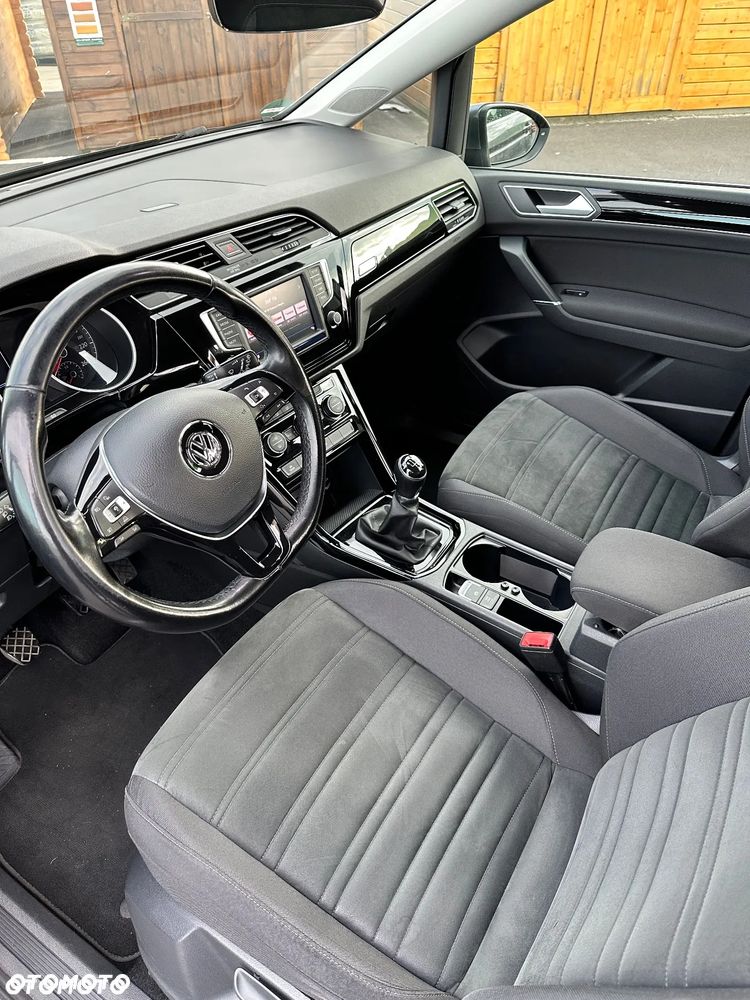 Volkswagen Touran 1.4 TSI BMT Highline - 9