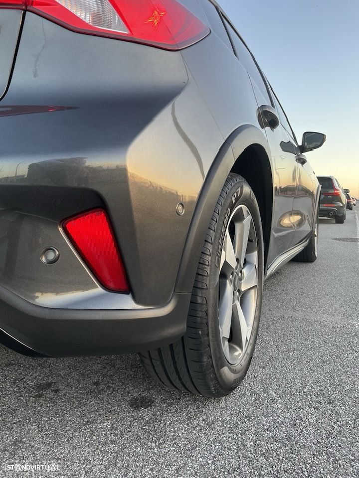 Ford Focus 1.0 EcoBoost Hybrid ACTIVE X - 9