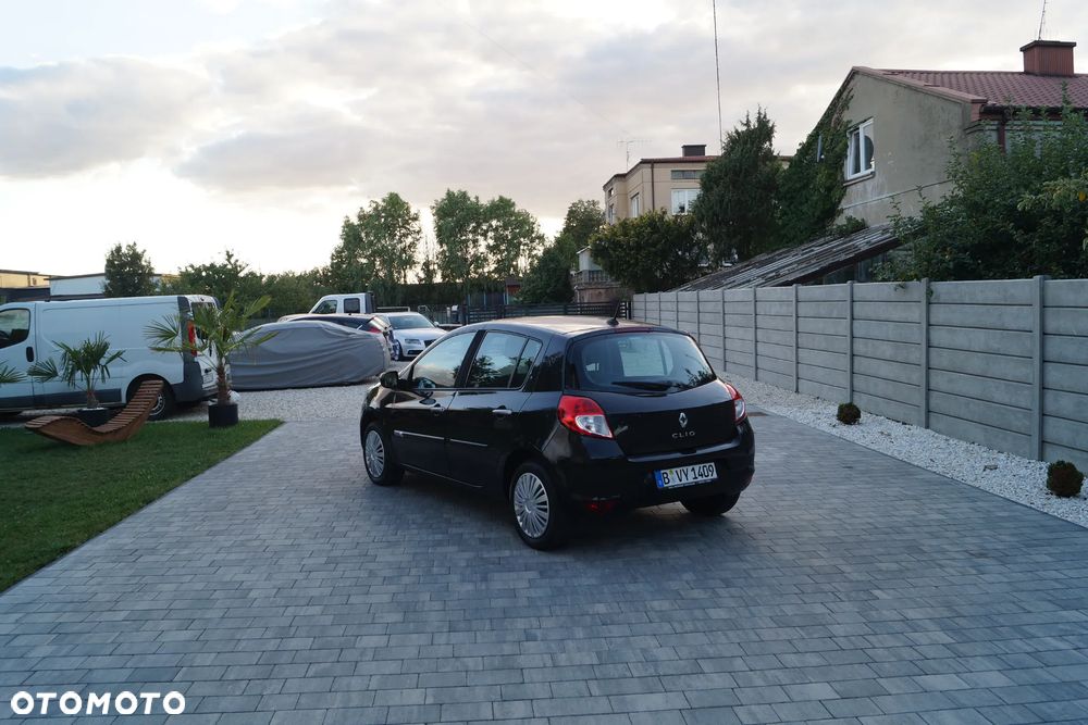 Renault Clio 1.2 16V 75 nightDay - 30