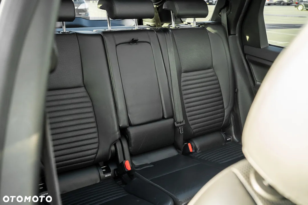 Land Rover Discovery Sport 2.0 Si4 HSE Luxury - 25