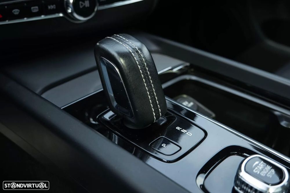 Volvo XC 60 2.0 B5 R-Design - 18