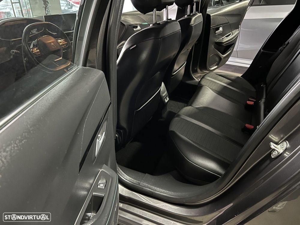 Peugeot 208 1.2 PureTech Allure - 11