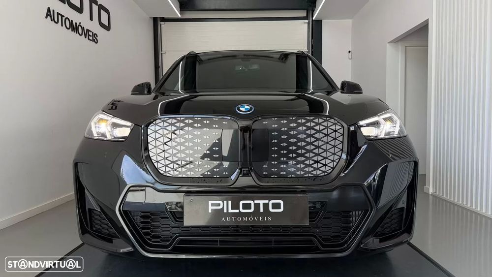 BMW iX1 eDrive20 Pack Desportivo M - 5