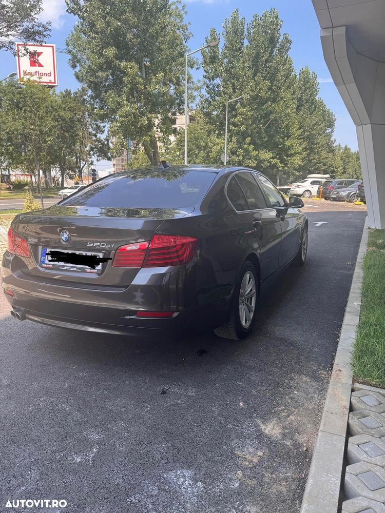 BMW Seria 5 520d xDrive AT - 11