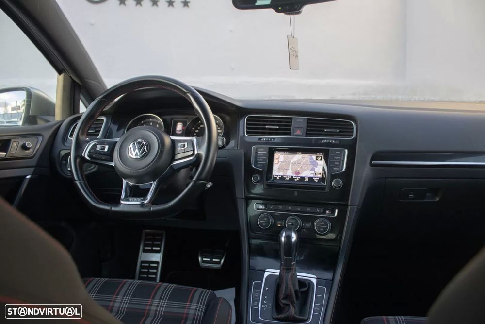VW Golf 2.0 TSi GTi DSG - 14