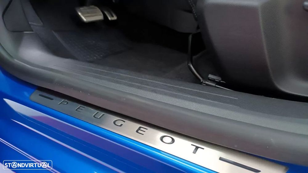 Peugeot e-208 GT - 32
