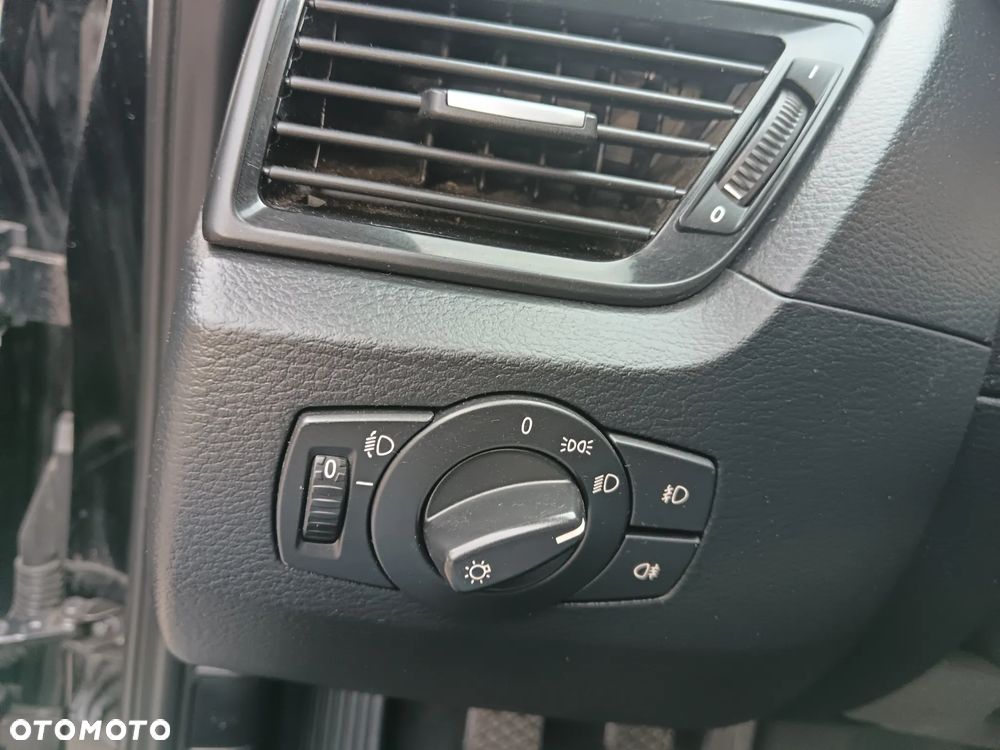 BMW X1 sDrive16d - 16