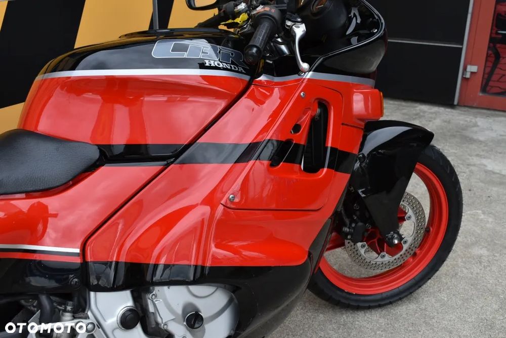 Honda CBR - 27