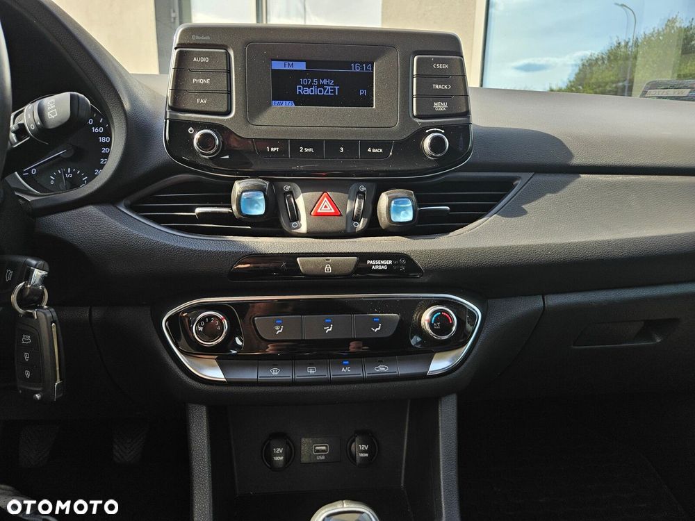 Hyundai i30 1.5 DPI Modern - 16