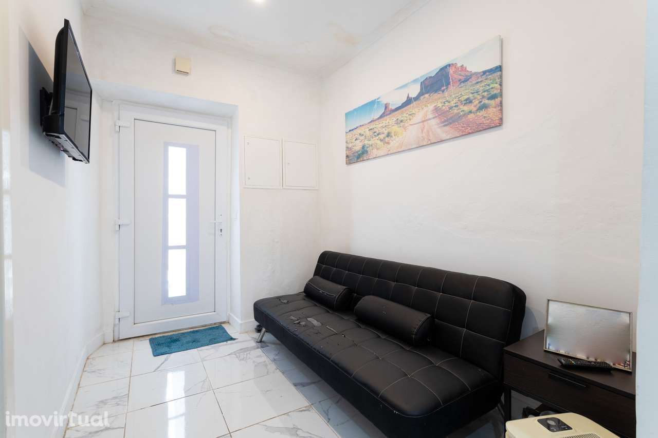 Moradia em Banda Remodelada com Terraço no Centro da Moita - 2 Quartos - Grande imagem: 3/16