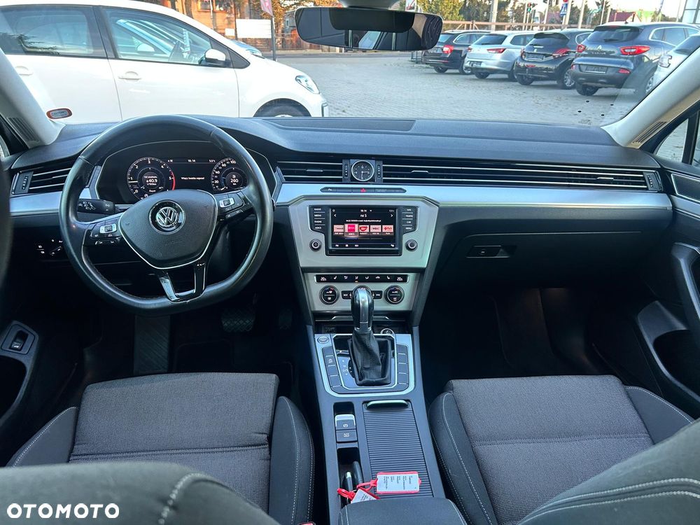 Volkswagen Passat 2.0 TDI SCR DSG Comfortline - 22