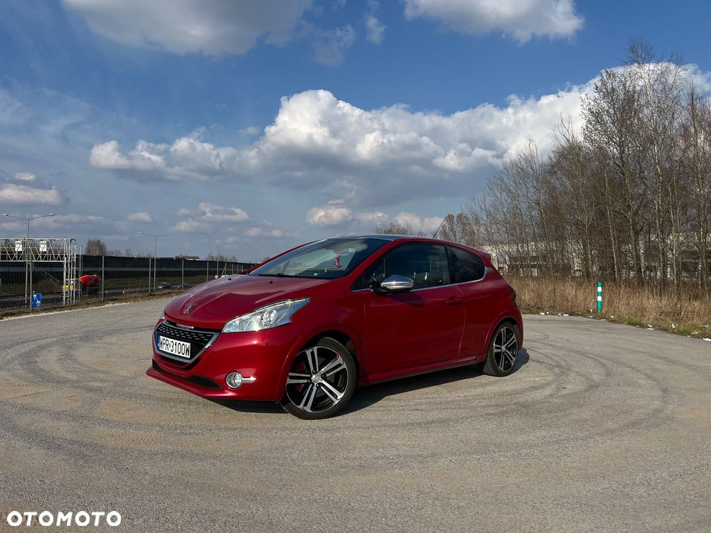 Peugeot 208 1.6 THP GTi - 2