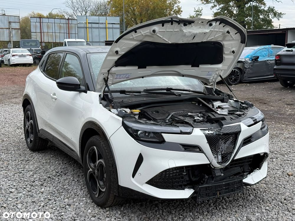 Alfa Romeo Junior 1.2 mHEV Ti eDCT - 7