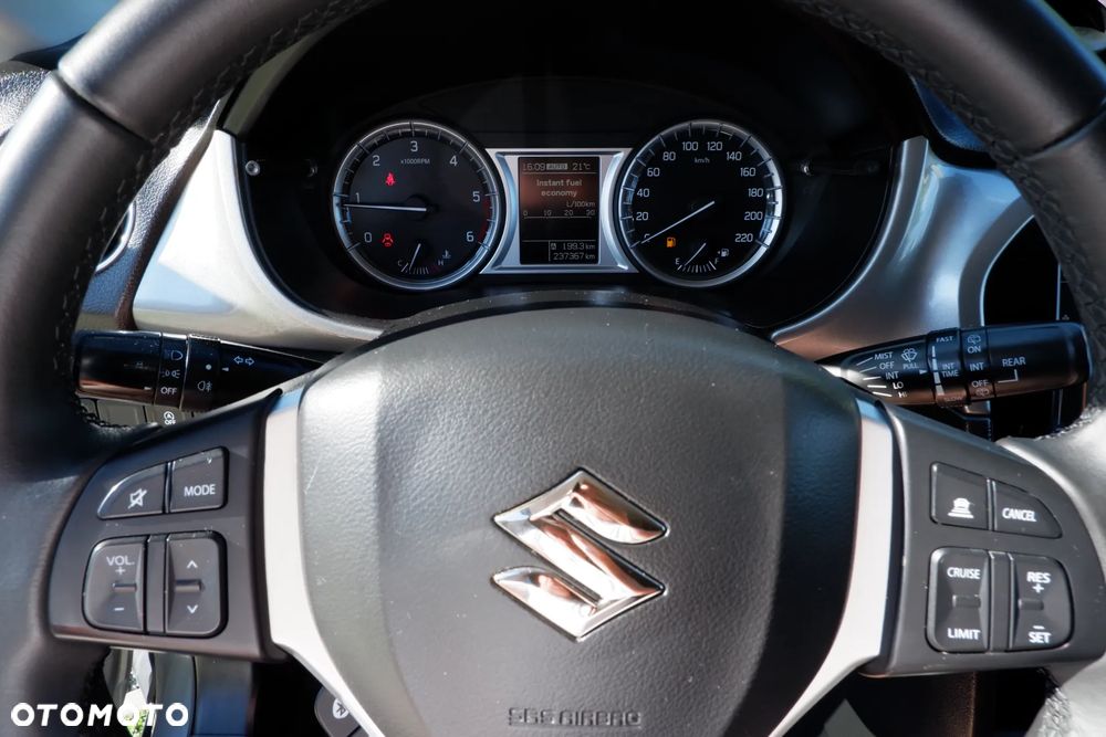 Suzuki Vitara 1.6 DDiS (4x4) Allgrip Comfort - 16