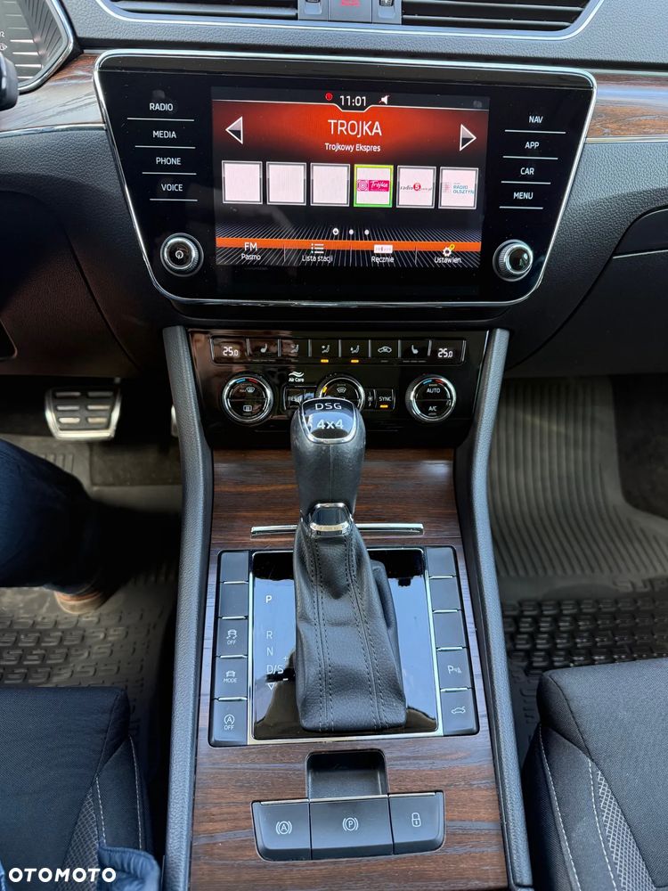 Skoda Superb 2.0 TDI SCR 4x4 Scout DSG - 11
