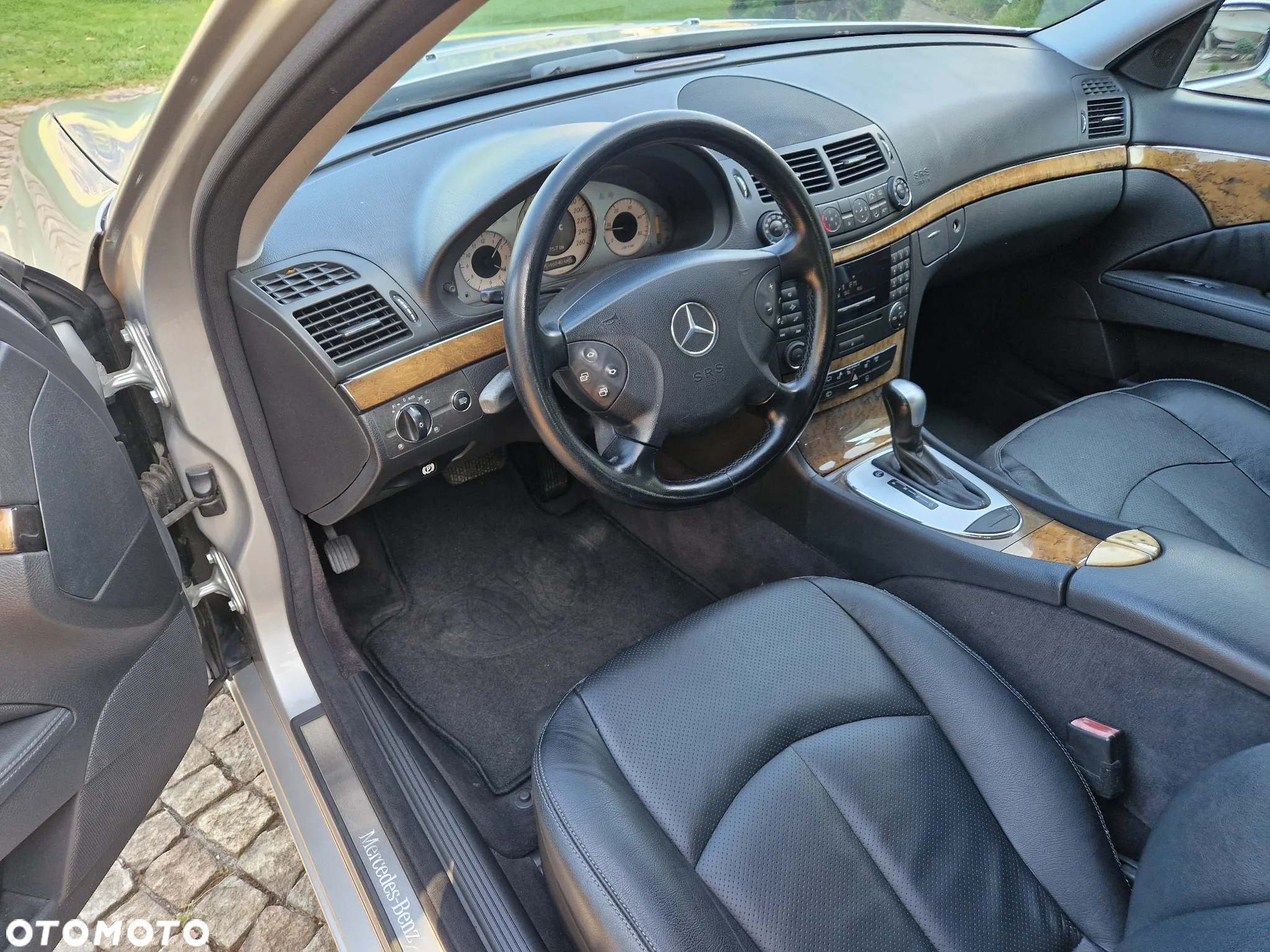 Mercedes-Benz Klasa E 220 T CDI Automatik Avantgarde - 16