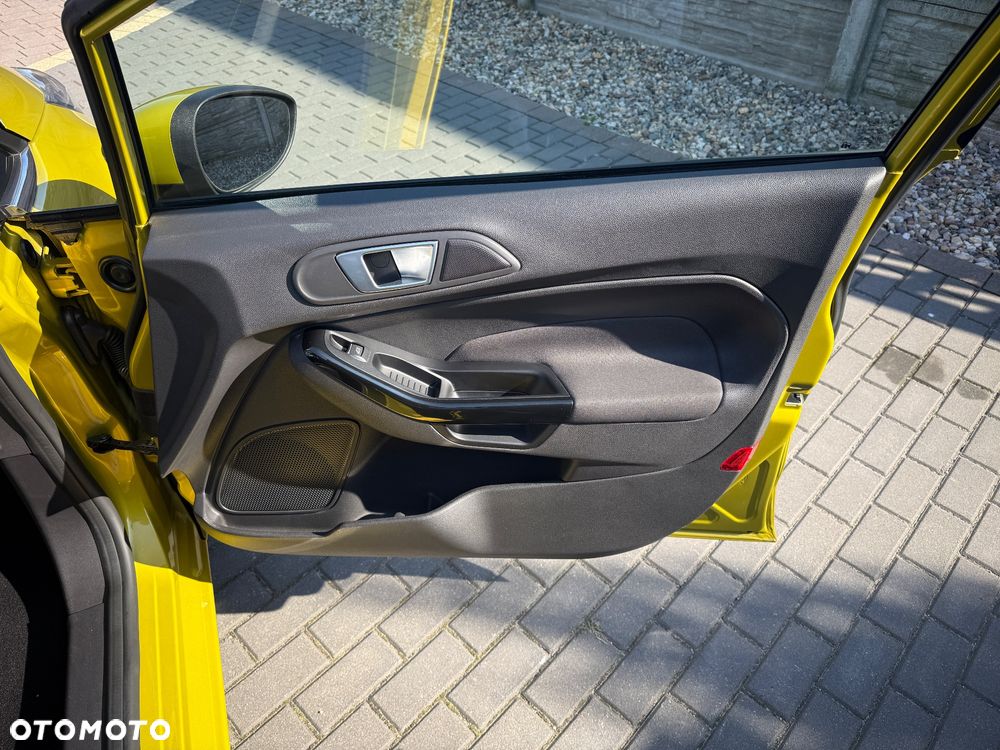 Ford Fiesta 1.6 Ti-VCT Titanium - 16