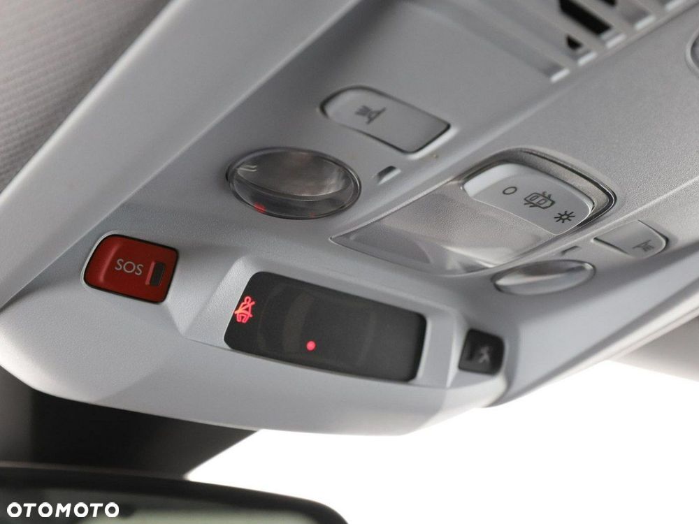 Peugeot 5008 1.2 PureTech Active S&S EAT6 - 38