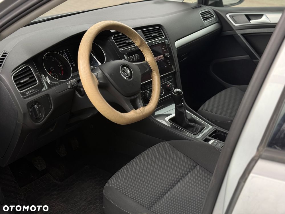 Volkswagen Golf 1.6 TDI SCR Comfortline - 12