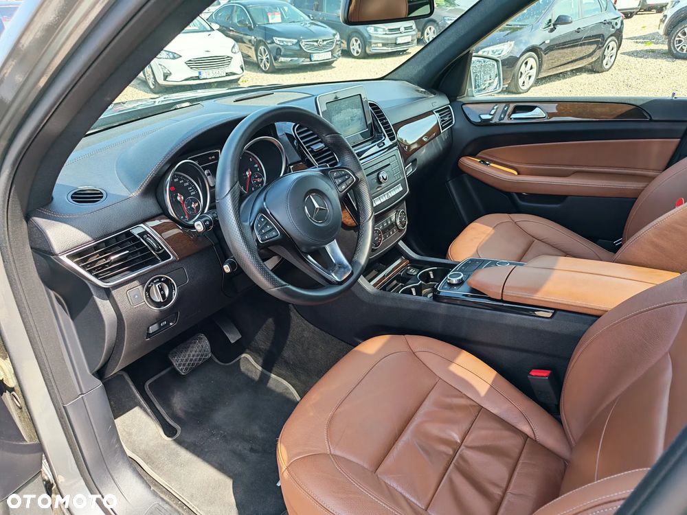 Mercedes-Benz GLS - 15