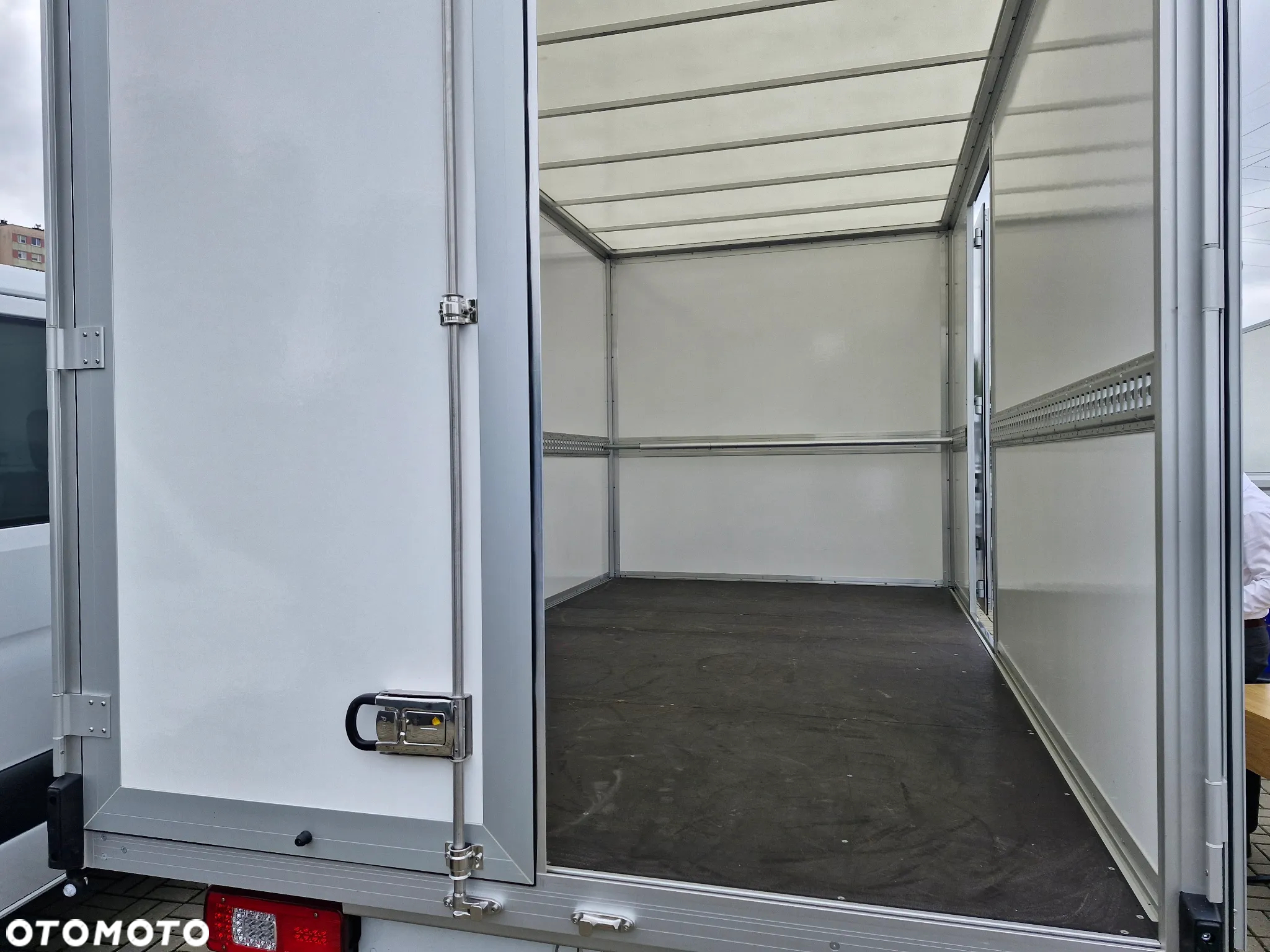 Mercedes-Benz Sprinter - 26