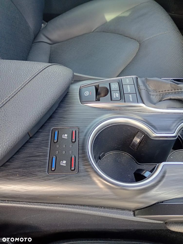 Toyota Camry 2.5 Hybrid Executive CVT - 33