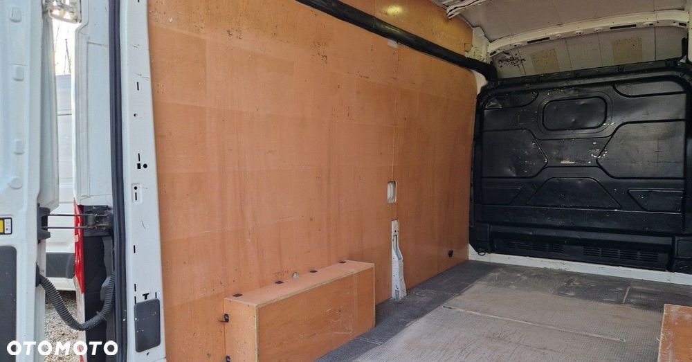 Ford Transit - 13