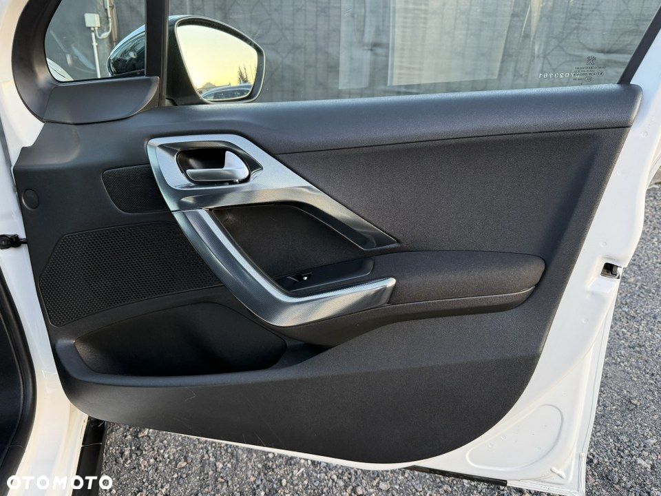 Peugeot 2008 120 VTI Allure - 33