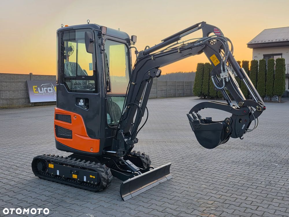 Inny NOWA minikoparka TORQMATIK ME18, silnik Yanmar 3TNV74F 11.2 kW - 10