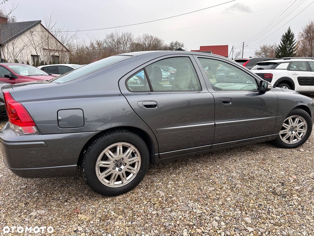Volvo S60 2.4D Momentum - 7