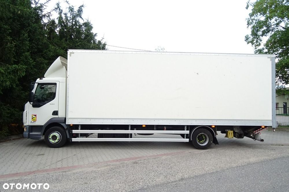 DAF LF 220 Euro 6 kontener 18p winda sprowadzony książka - 31