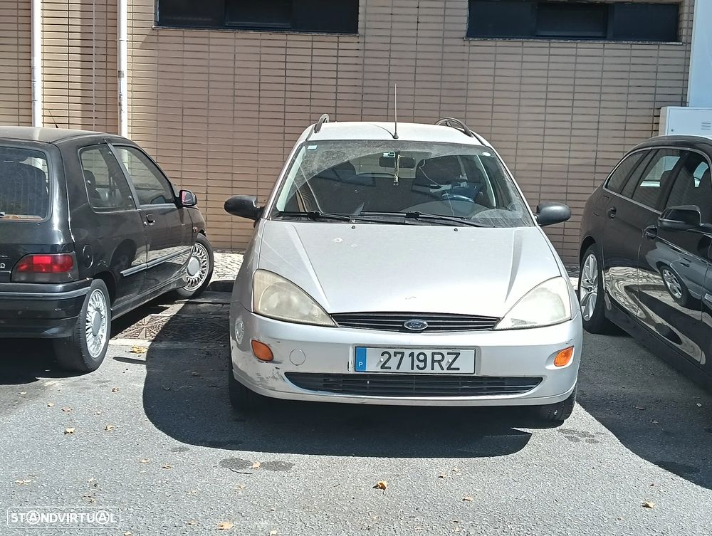 Ford Focus 1.4 Ambiente - 1