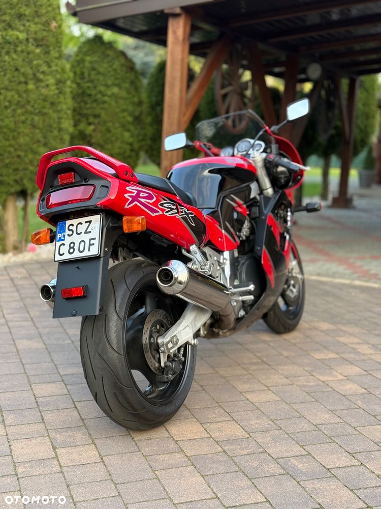 Suzuki GSX-R - 12