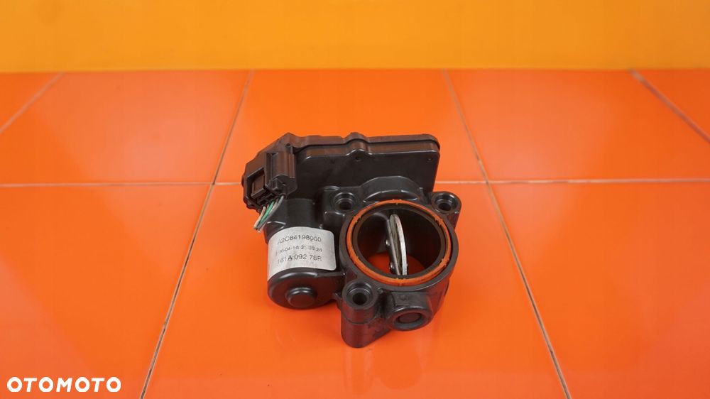 TRAFIC III VIVARO 1.6 DCI 16r 116KM R9M408 przepustnica H8201374868 - 1