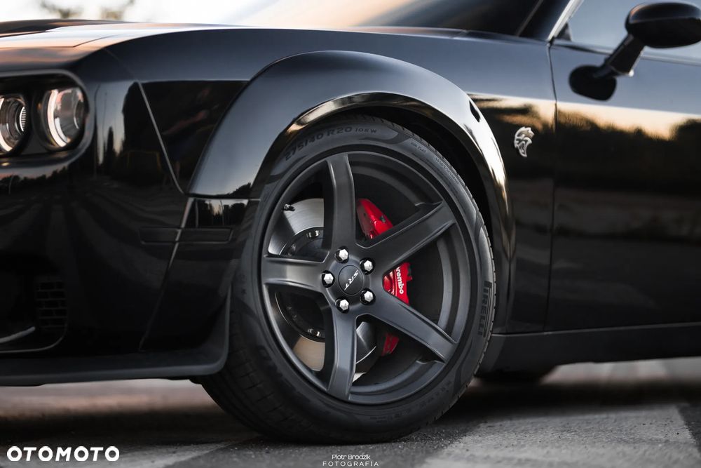 Dodge Challenger 6.2 Hellcat - 13