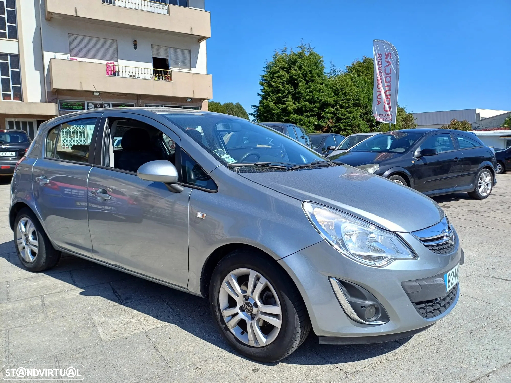 Opel Corsa 1.2 Cosmo - 2