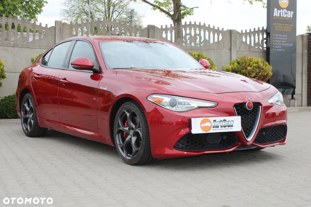 Alfa Romeo Giulia 2.0 Turbo 16V AT8-Q4 Veloce Ti - 1