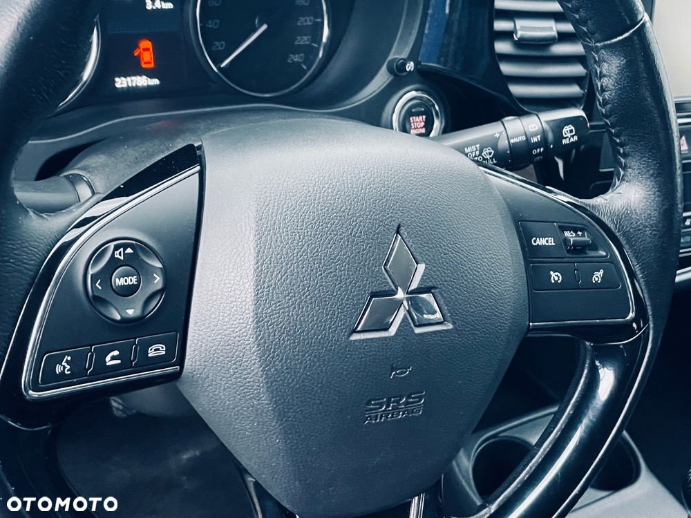 Mitsubishi Outlander 2.2 DID Intense + 4WD - 11