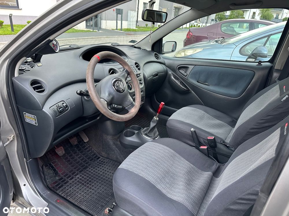 Toyota Yaris - 13