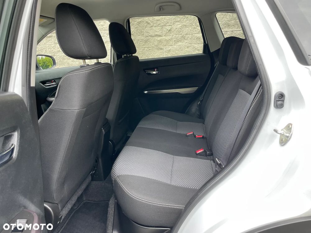 Suzuki Vitara 1.0 Boosterjet Premium 4WD - 17