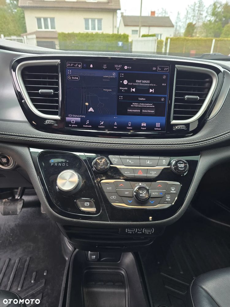 Chrysler Pacifica - 23