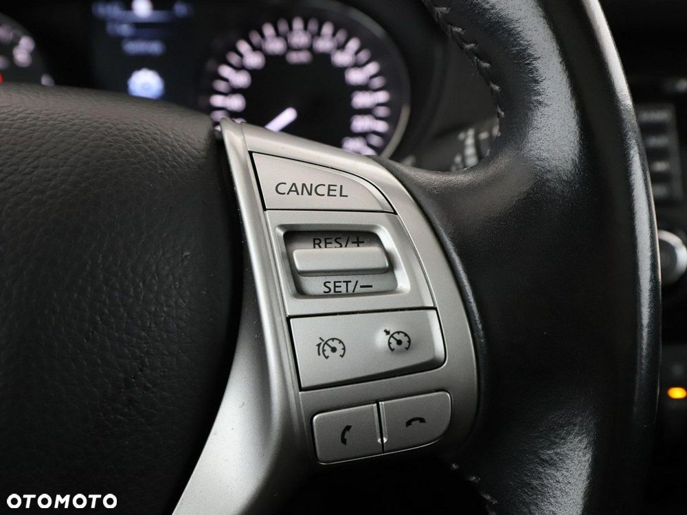 Nissan Qashqai 1.6 DIG-T N-Connecta - 29