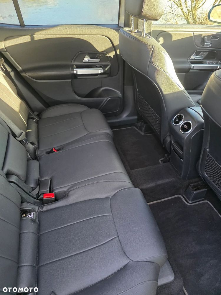 Mercedes-Benz GLB 250 4-Matic 8G-DCT - 13