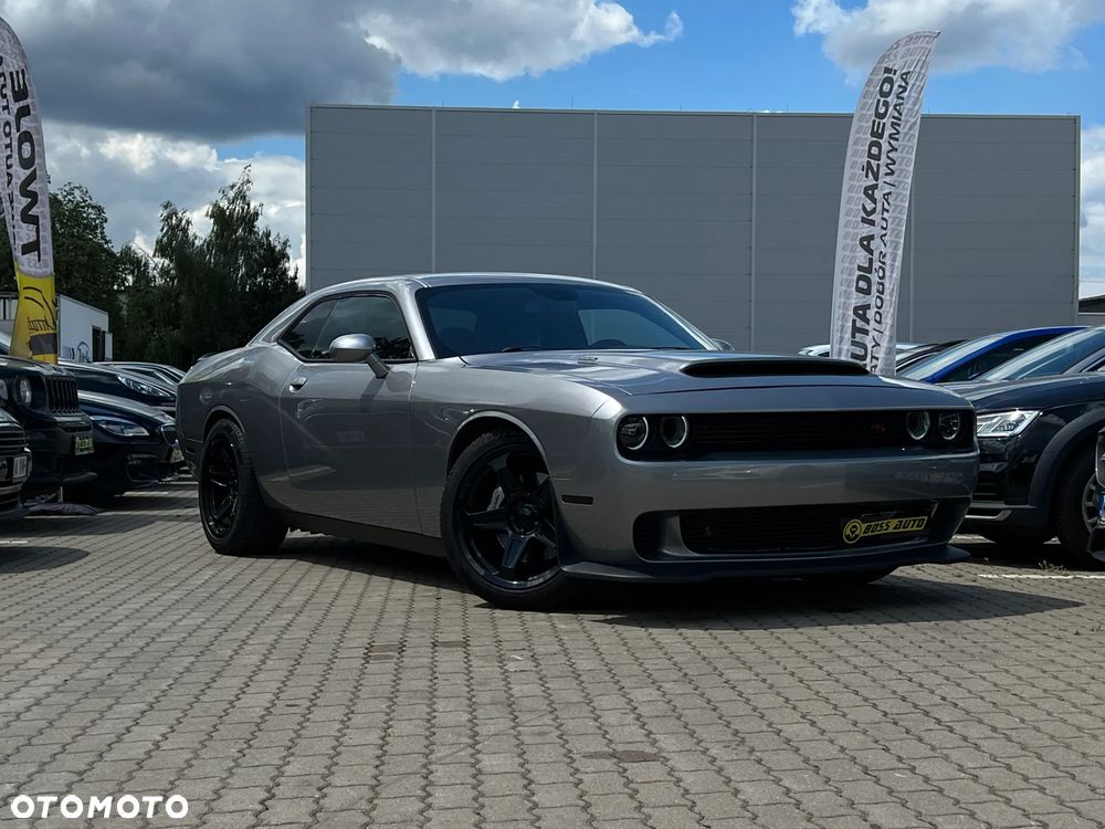 Dodge Challenger - 2