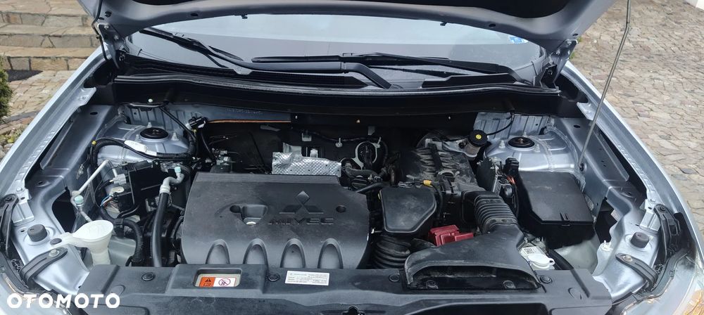 Mitsubishi Outlander 2.0 Intense 4WD CVT - 8