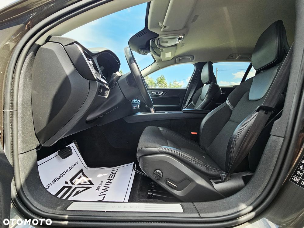 Volvo V60 Cross Country B4 D AWD Geartronic - 17