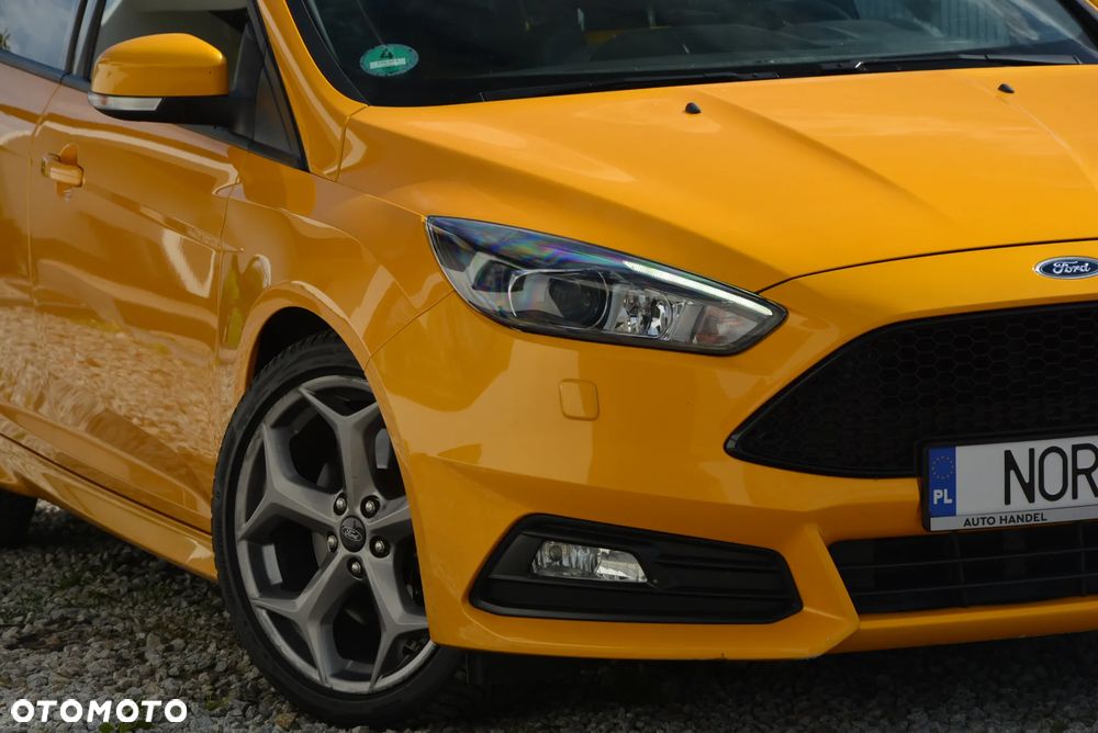 Ford Focus 2.0 TDCi ST-2 PowerShift - 23