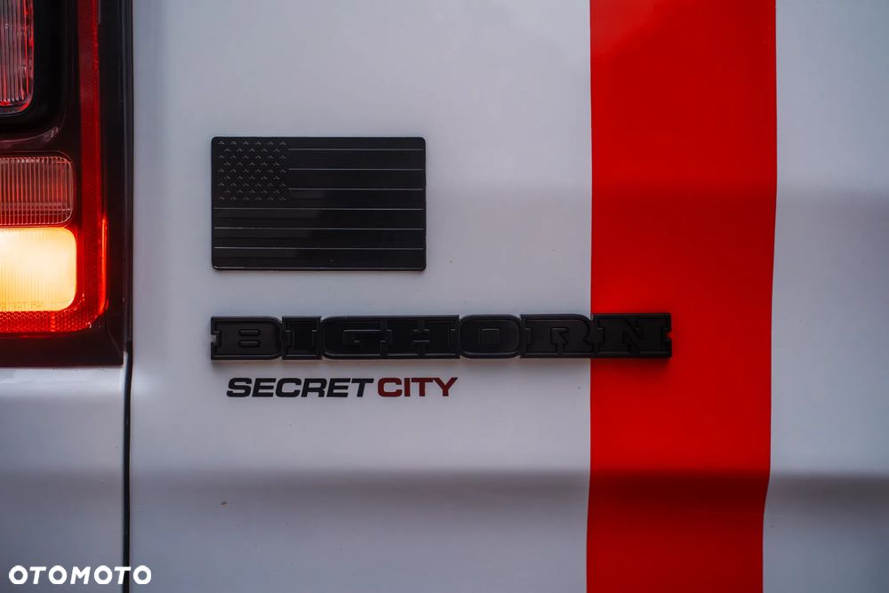 RAM 1500 Crew Cab Shortbed Bighorn - 34