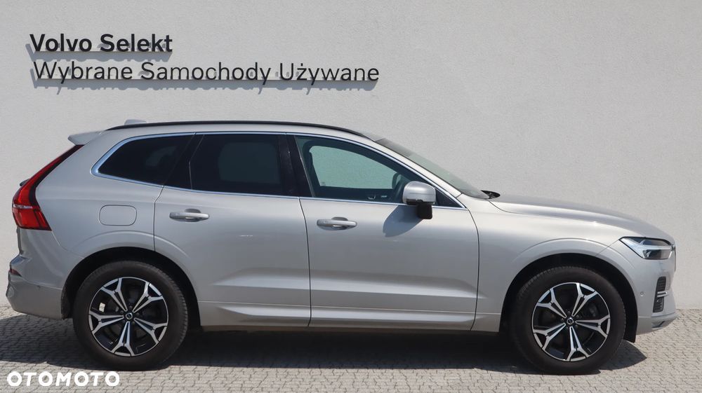 Volvo XC 60 B4 D AWD Momentum Pro - 8