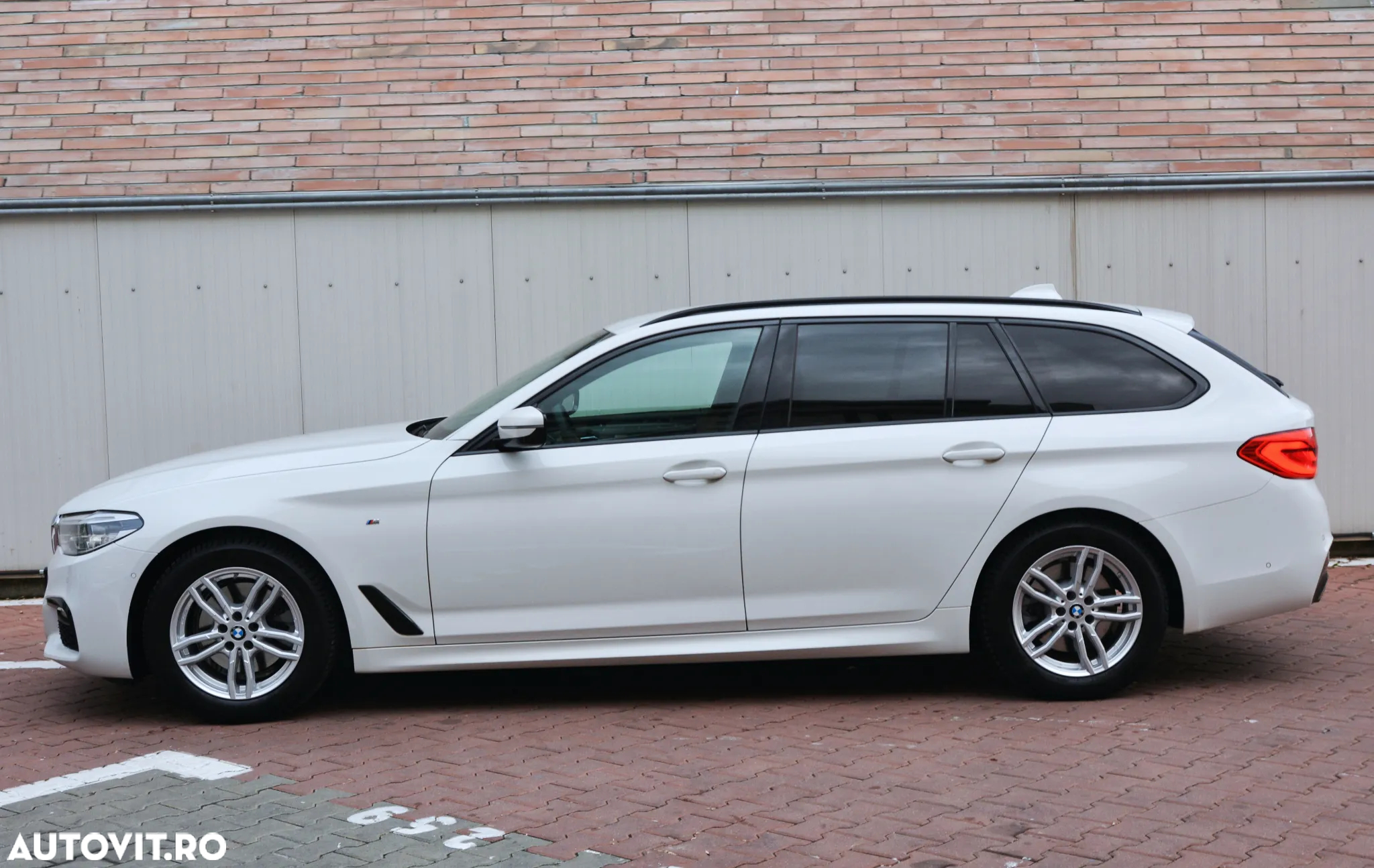 BMW Seria 5 520d Aut. - 24